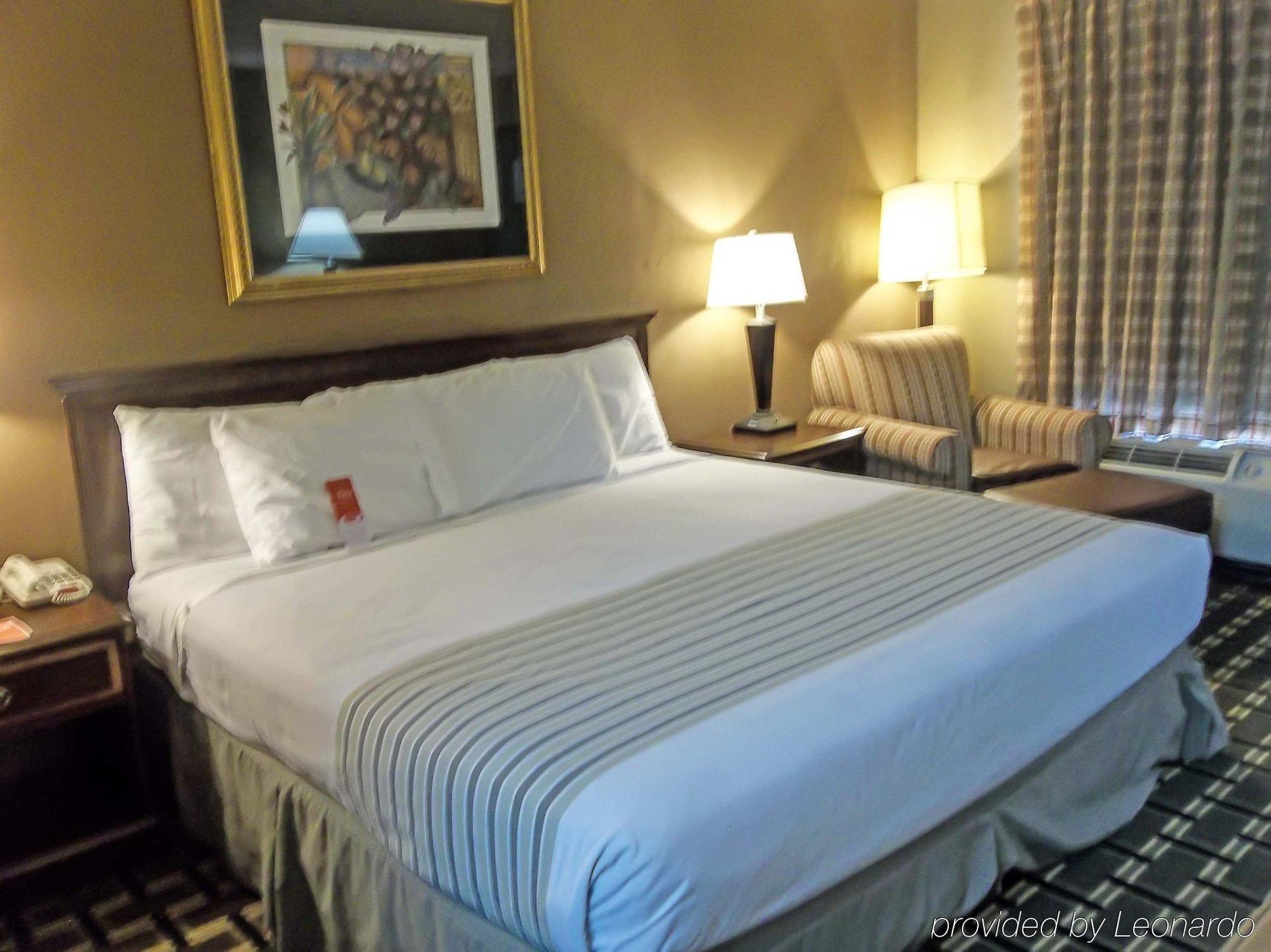 אקוורת' Econo Lodge מראה חיצוני תמונה